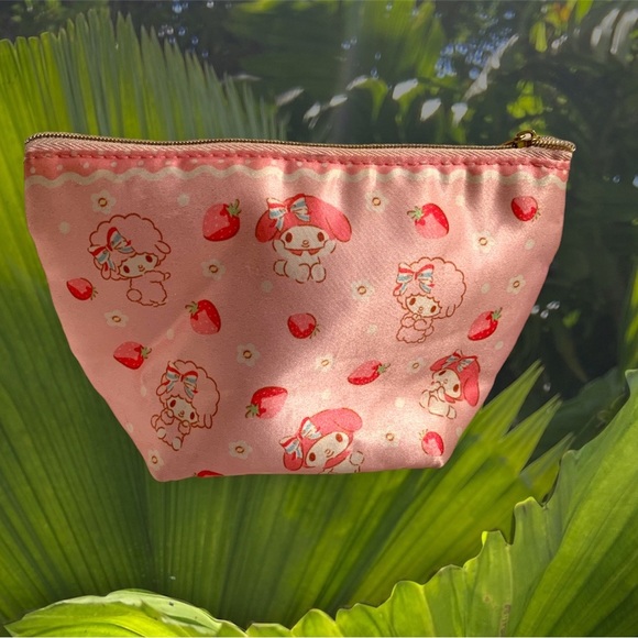 My Melody cosmetics bag - Picture 2 of 4